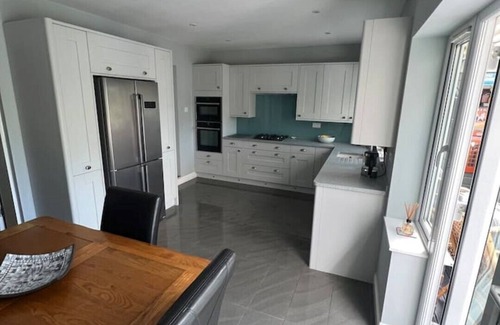 Petersfield House | Beautiful spacious 2 Bedroom townhouse