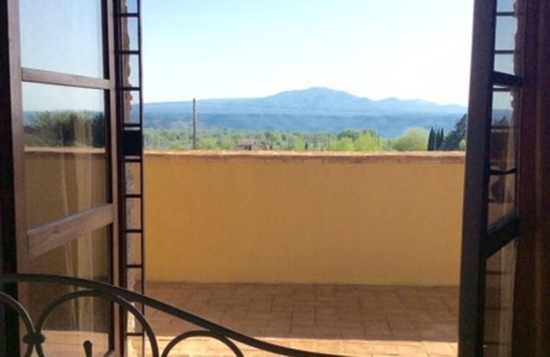 Amelia House | Beautiful stone country house - wine tours arranged