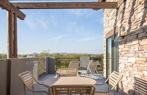 Cibola Vista Condo | Beautiful Studio Apt in a great resort setting with fountains, courtyards, and pool with bar