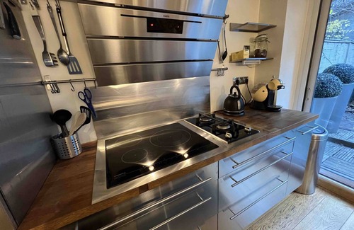 Suresnes House | Beautiful townhouse near Paris - Family friendly