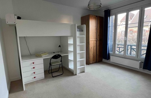 Suresnes House | Beautiful townhouse near Paris - Family friendly