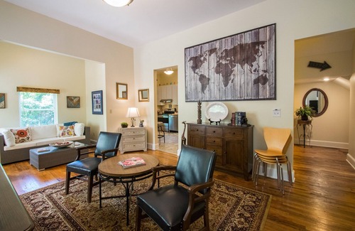East Price Hill Apartment | Beautiful Victorian Apartment - Serene Wooded Setting - Close to the City