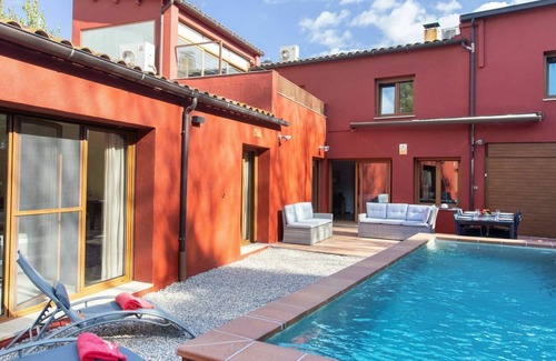 Fonteta House | Beautiful villa for 12 people with A/C, WIFI, private pool, TV, patio, pets allowed and parking