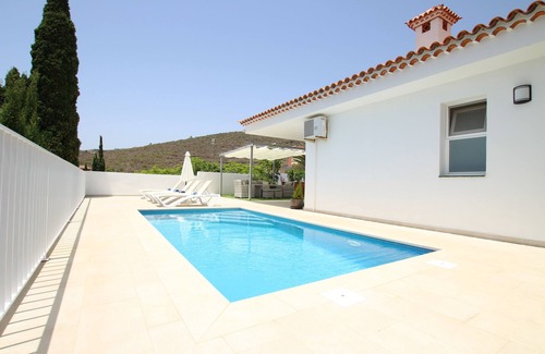 Armenime Villa | Beautiful Villa for 4 people, private heated pool, WiFi, 9min. from the beach