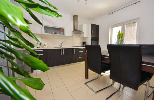 Podgradina House | Beautiful villa for 6 people with WIFI, private pool, A/C, TV, terrace and parking