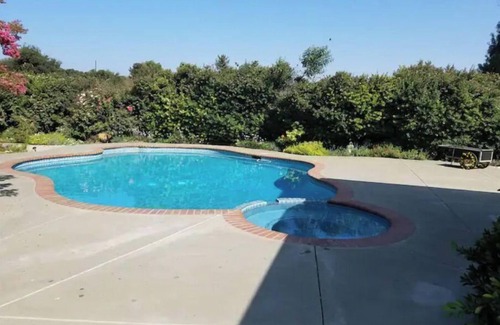 San Martin House | Beautiful, warm, and cozy room on a country acre