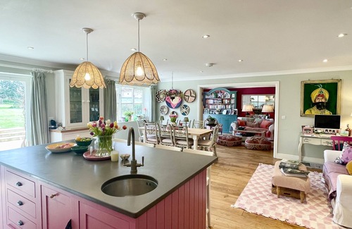 Amport House | Beautifully designed open plan home in picturesque countryside village of Amport