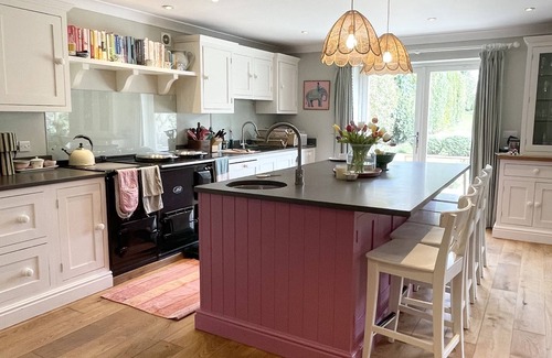 Amport House | Beautifully designed open plan home in picturesque countryside village of Amport