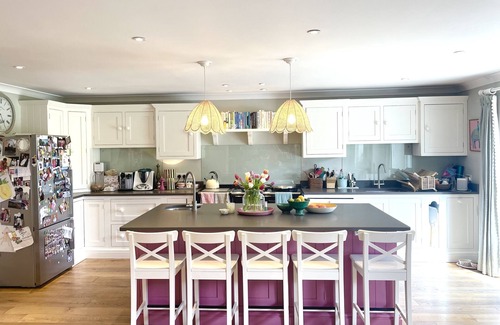 Amport House | Beautifully designed open plan home in picturesque countryside village of Amport