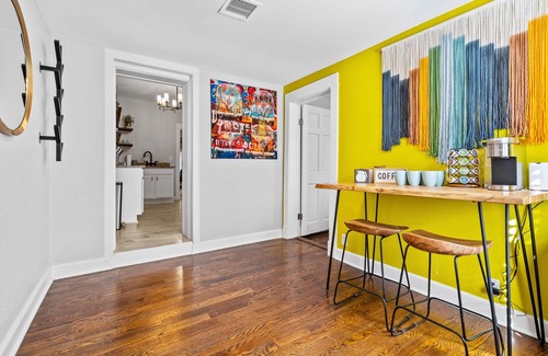 Westport Apartment | Beautifully Remodeled 3 bed + Walkable to Westport + Private Courtyard!