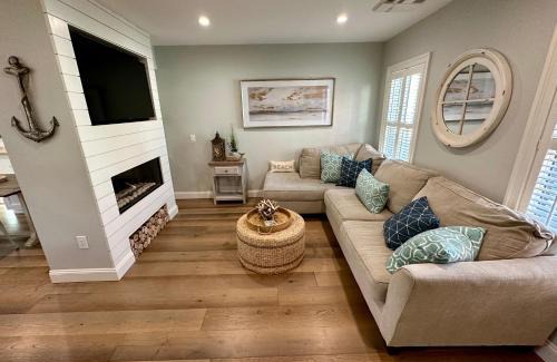 Yachting Village House | Beautifully Renovated 2 Bed 2 Bath Private Home