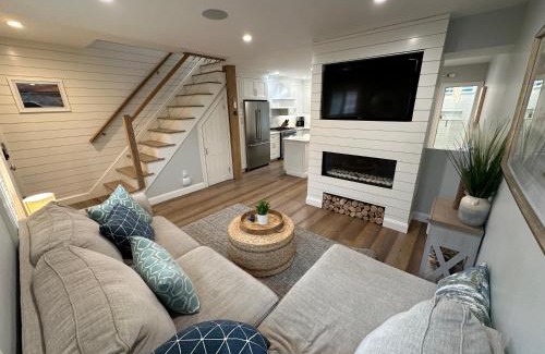 Yachting Village House | Beautifully Renovated 2 Bed 2 Bath Private Home