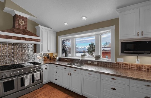 Park City House | Beautifully Restored Sandstone Home on 10 acres
