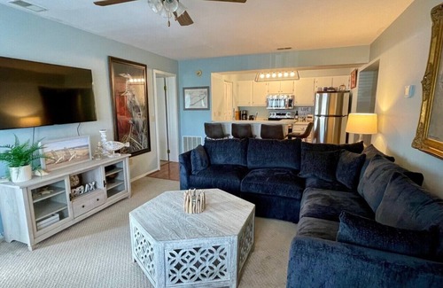 Port Clinton Condo | Beautifully Updated 1st Floor 2 Bedroom, 2 Bathroom Condo on the Lake!