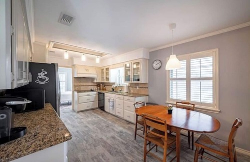 Sharpstown House | Beauty Cozy Modern 4BRs Home