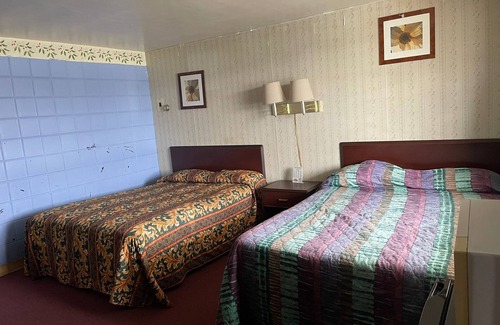 Racine Hotel | Beaver Falls Motel