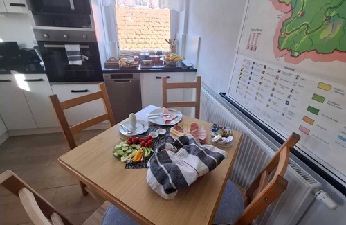 Unserfrau-Altweitra Bed & Breakfast | Bed and breakfast Alte Volksschule Heinrichs near Weitra