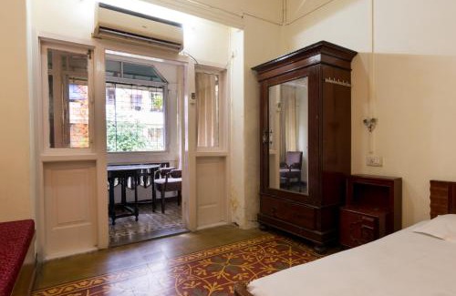 Wellington Pier Bed & Breakfast | Bed and Breakfast at Colaba