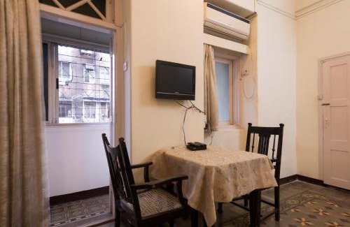 Wellington Pier Bed & Breakfast | Bed and Breakfast at Colaba