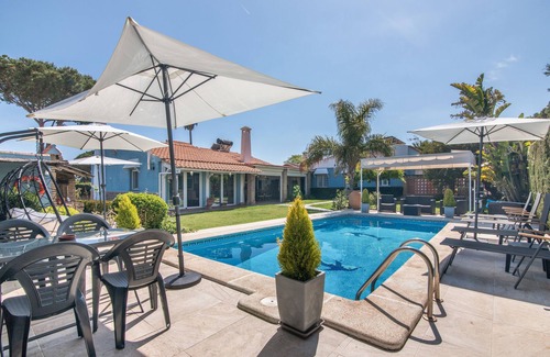 Aljaraque Apartment | Bed and Breakfast 'Azul' with Mountain View, Wi-Fi and Air Conditioning
