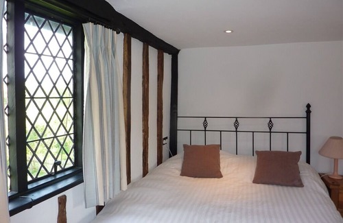 Godalming Bed & Breakfast | Bed and Breakfast Dunsfold