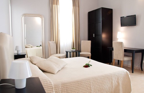 Ruggero Settimo House | Bed and Breakfast Operà