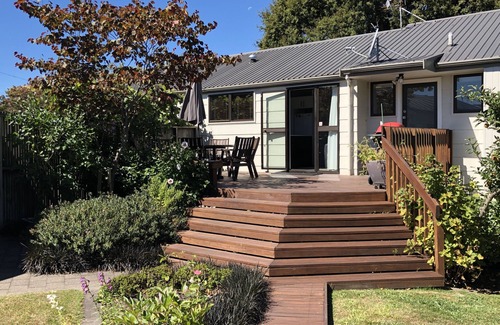 Taupo House | Beech Tree Cottage - comfortable, warm and stylish Taupo base, free wifi!