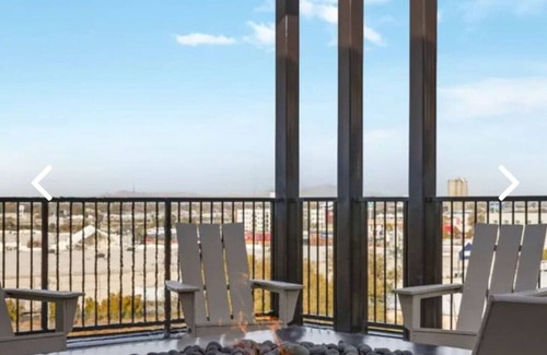 People's Freeway Apartment | Beehive Escape -Salt Lake City