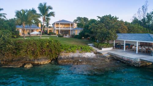Dunmore Town House | Beehive Harbour Island, Luxury Dream World on the Bay, Private d home