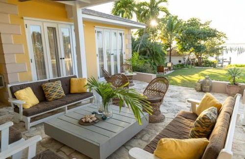 Dunmore Town House | Beehive Harbour Island, Luxury Dream World on the Bay, Private d home