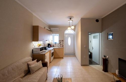 Kitries Apartment | Behind the Sea Kitries