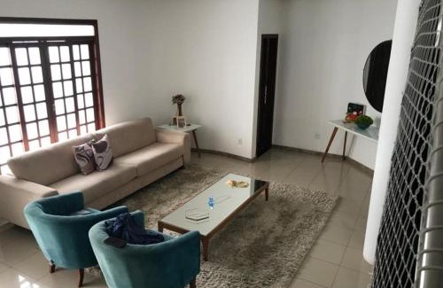 Santana House | Belíssima Casa super confortável com piscina e área gourmet