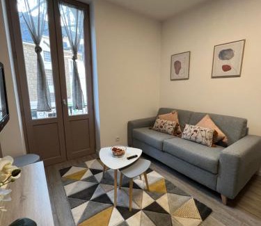 Brive-la-Gaillarde Apartment | Bel T2 refait à neuf climatisé centre