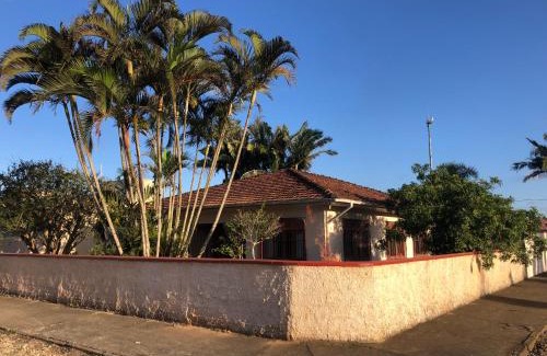Barra Velha House | Bela casa, com internet, piscina e churrasqueira para descansar e desfrutar, dias de paz