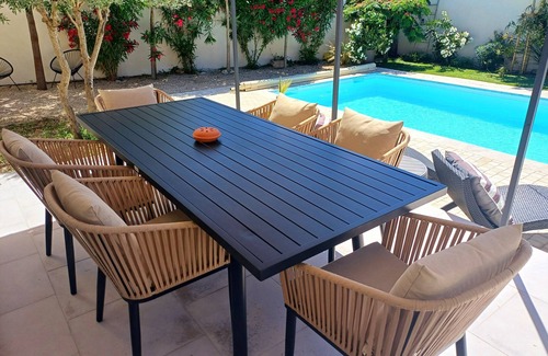 Saint-Saturnin-les-Avignon Villa | Belle Villa Avec Piscine Privée Près D'avignon