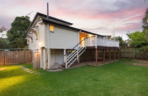 Bulimba House | Bella Bulimba, a pet friendly beautiful character home with fenced rear garden