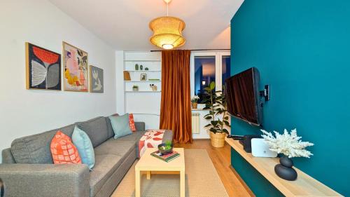 Muranow Apartment | Bella Luna Luxury Suites - Warm & Modern Apt Near Old Town & Museums