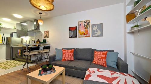 Muranow Apartment | Bella Luna Luxury Suites - Warm & Modern Apt Near Old Town & Museums