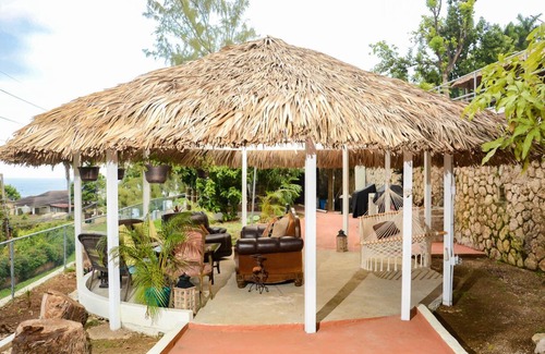 Albion Apartment | Bella Vista Cherry Tree 1 BD with Bathroom