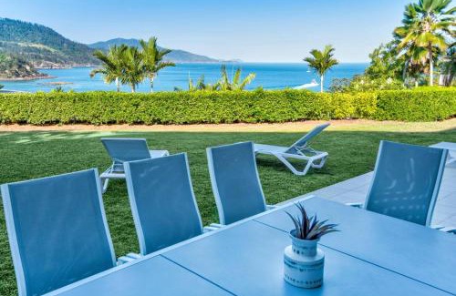 Hamilton Island Apartment | Bella Vista East 3 Luxury Ocean Views Large Flat Grassed Area And Buggy
