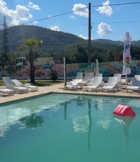 Metes Other | Bella Vita Complex