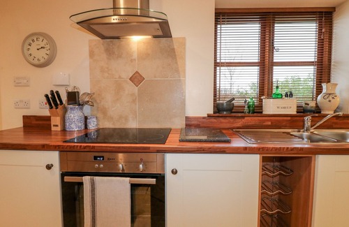 Rugeley Cottage | BELLAMOUR END COTTAGE, family friendly, with open fire in Rugeley