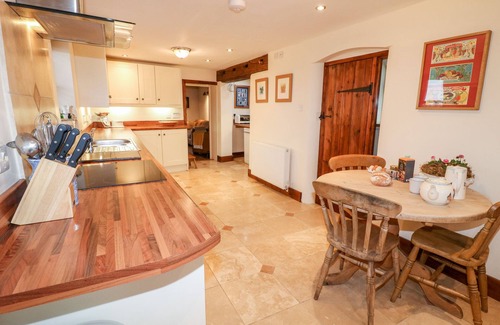 Rugeley Cottage | BELLAMOUR END COTTAGE, family friendly, with open fire in Rugeley