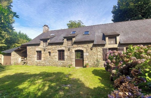 Peaule House | Belle et Très Confortable Maison en Pierres