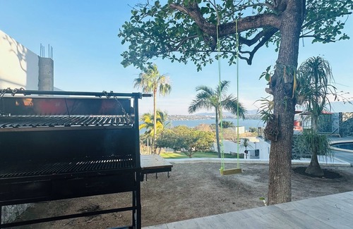 Tequesquitengo House | Belle Vue" house, with a spectacular view of the Tequesquitengo Lake.
