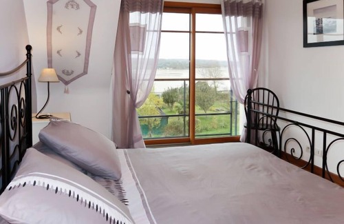 Saint-Michel-en-Greve Apartment | Belle vue sur mer by Interhome