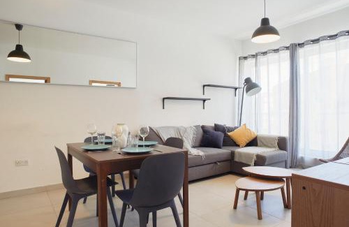 San Gwann Apartment | Belleville by Shmoo