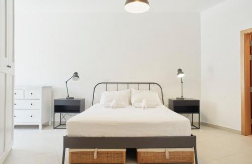 San Gwann Apartment | Belleville by Shmoo