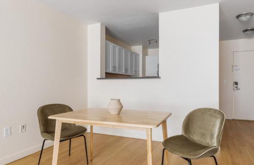 Northwest Bellevue Apartment | Bellevue 1br w gym wd nr Mall SEA-373