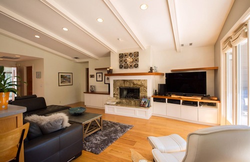 St. Helena House | BELLISIMA- in the heart of the Napa Valley.